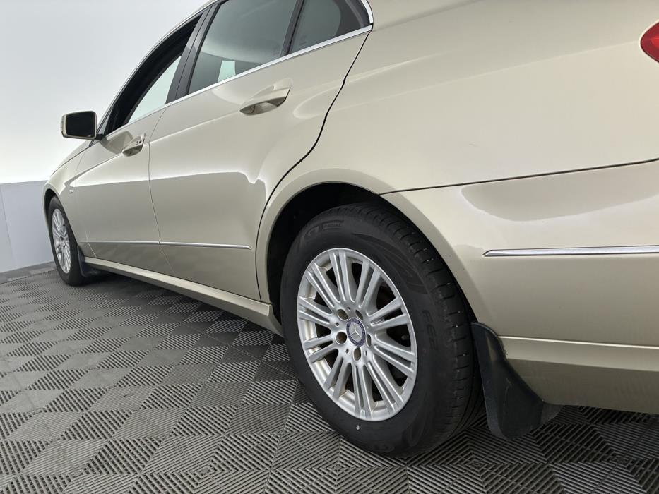 MERCEDES-BENZ E 2010