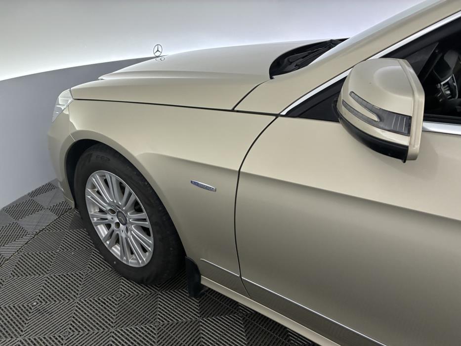 MERCEDES-BENZ E 2010