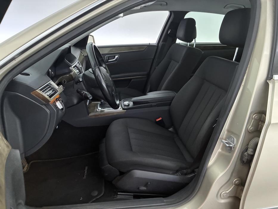 MERCEDES-BENZ E 2010
