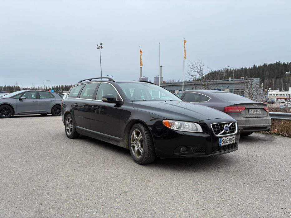 VOLVO V70 2010