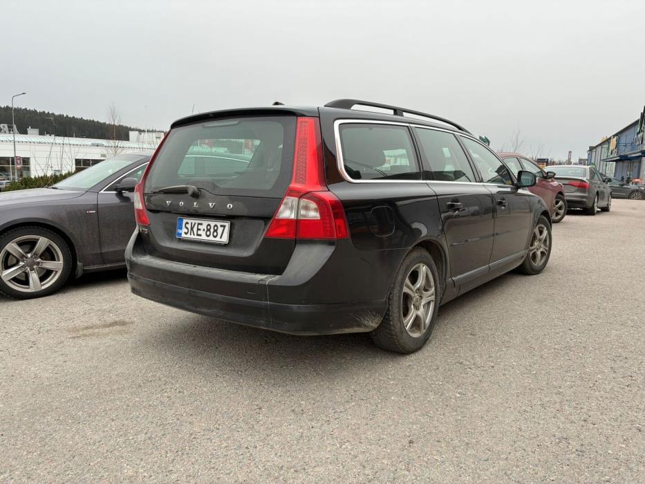 VOLVO V70 2010