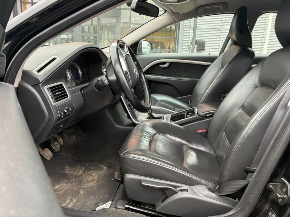VOLVO V70 2010