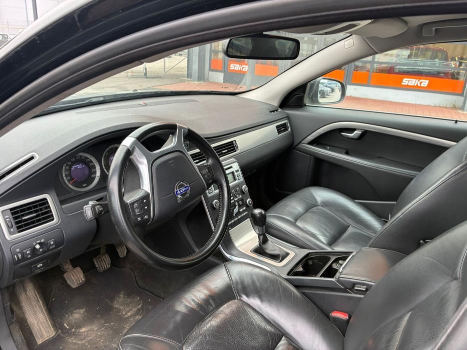 VOLVO V70 2010