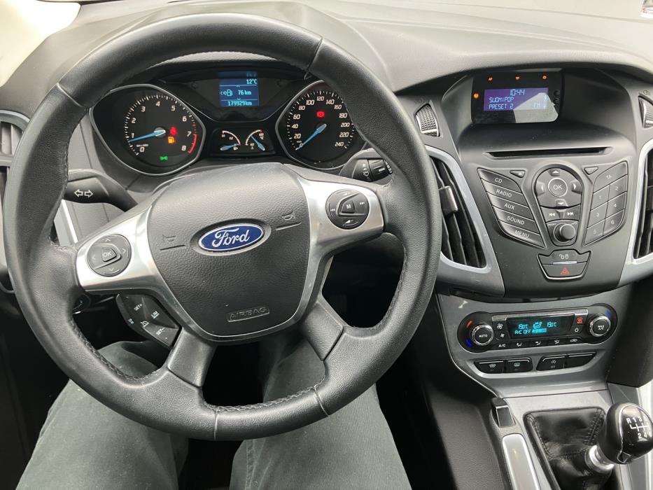 FORD Focus 2012