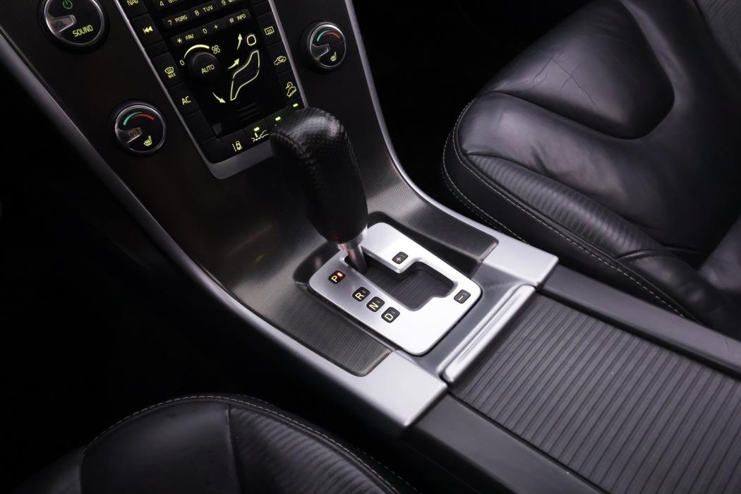 VOLVO XC60 2011