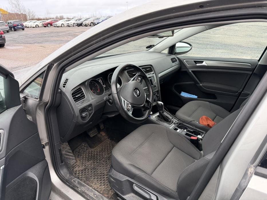 VOLKSWAGEN Golf 2013