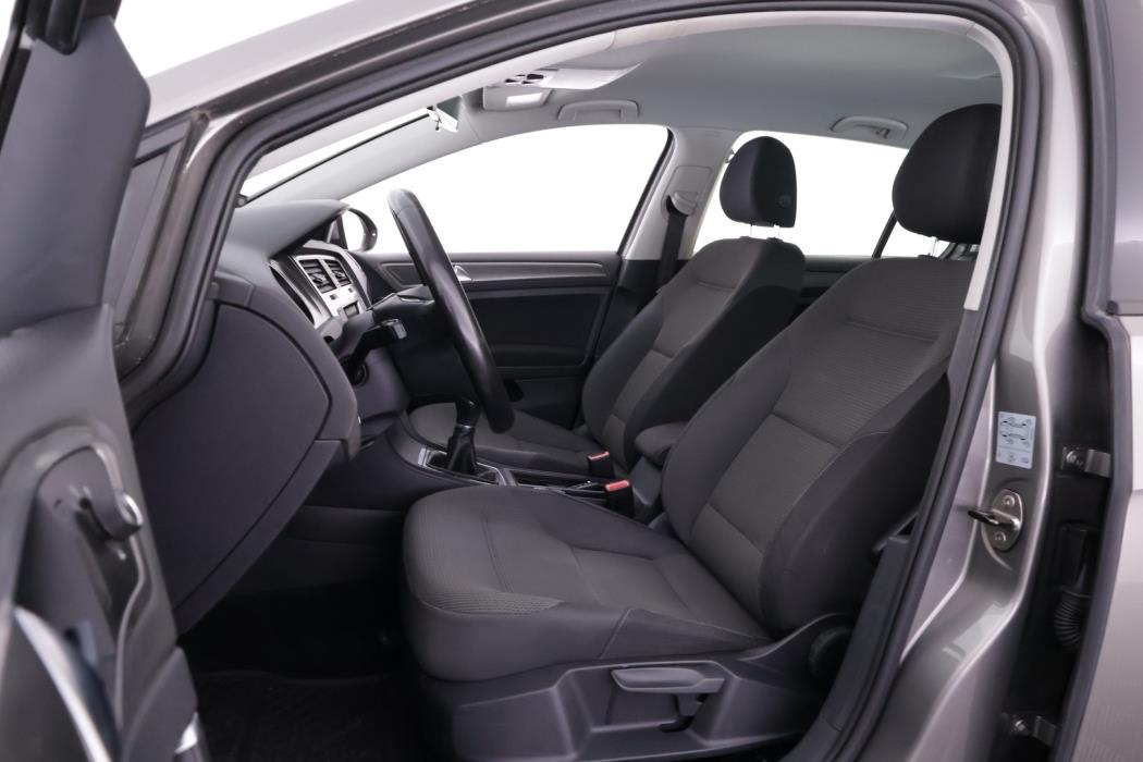 VOLKSWAGEN Golf 2013
