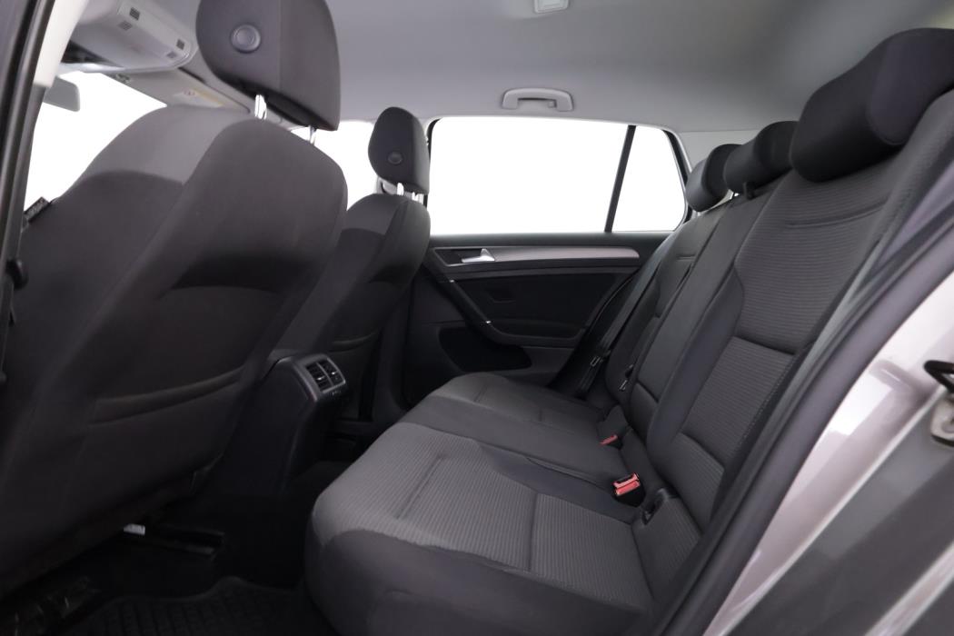 VOLKSWAGEN Golf 2013