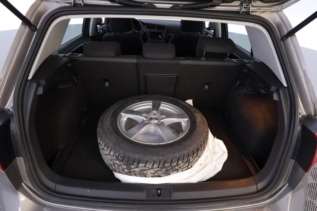 VOLKSWAGEN Golf 2013