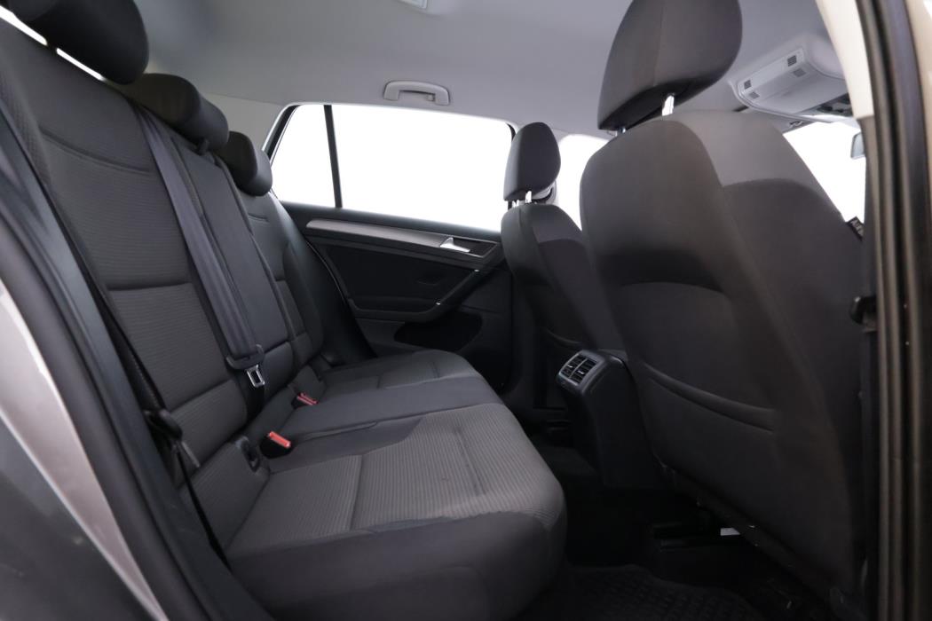 VOLKSWAGEN Golf 2013