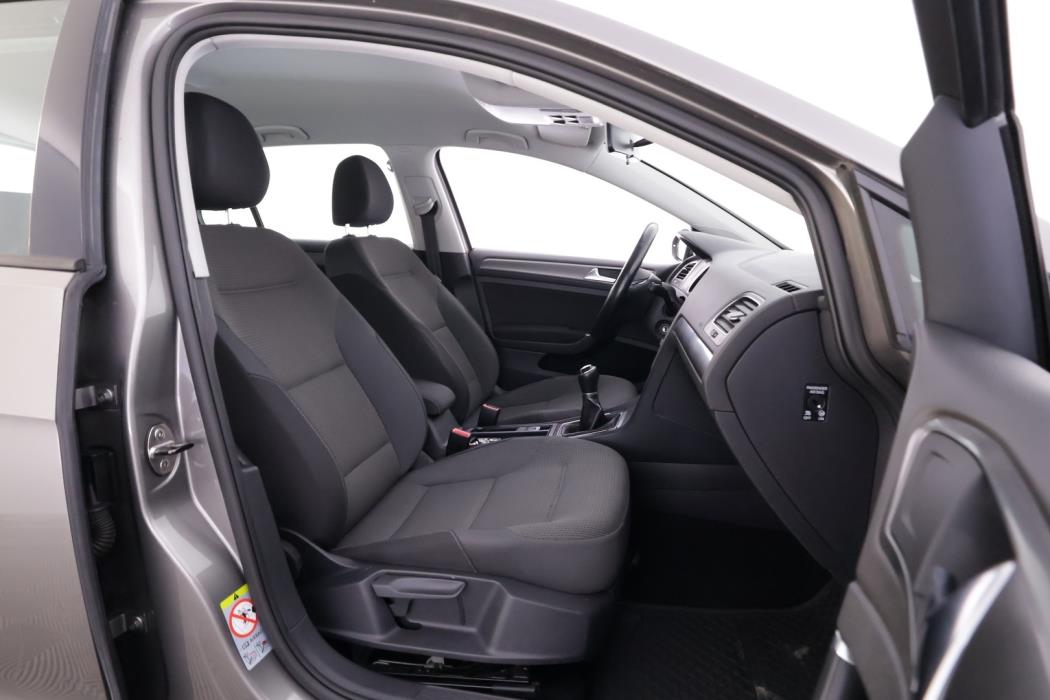 VOLKSWAGEN Golf 2013