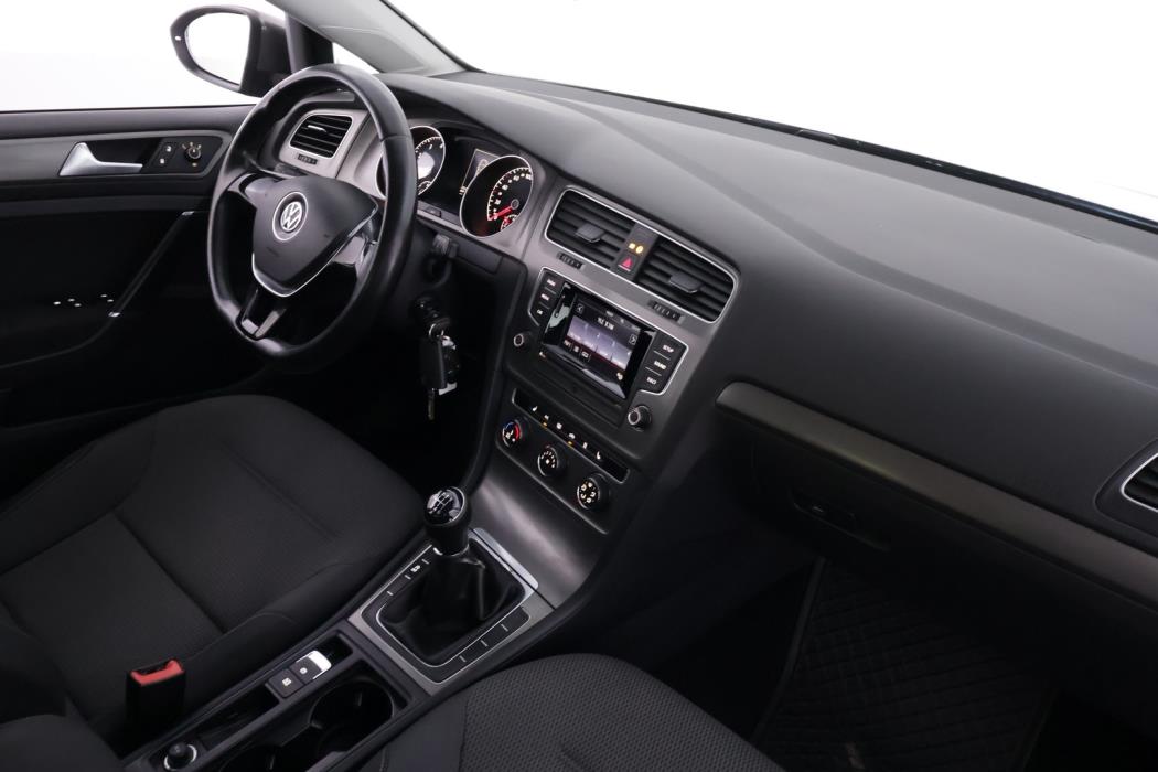 VOLKSWAGEN Golf 2013