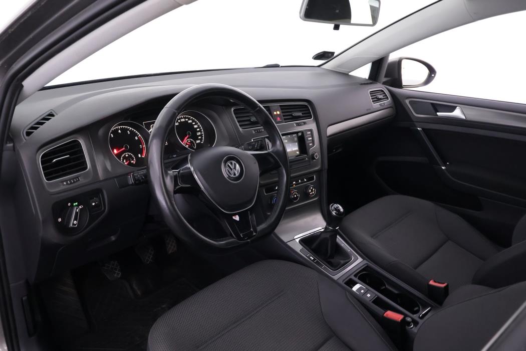 VOLKSWAGEN Golf 2013