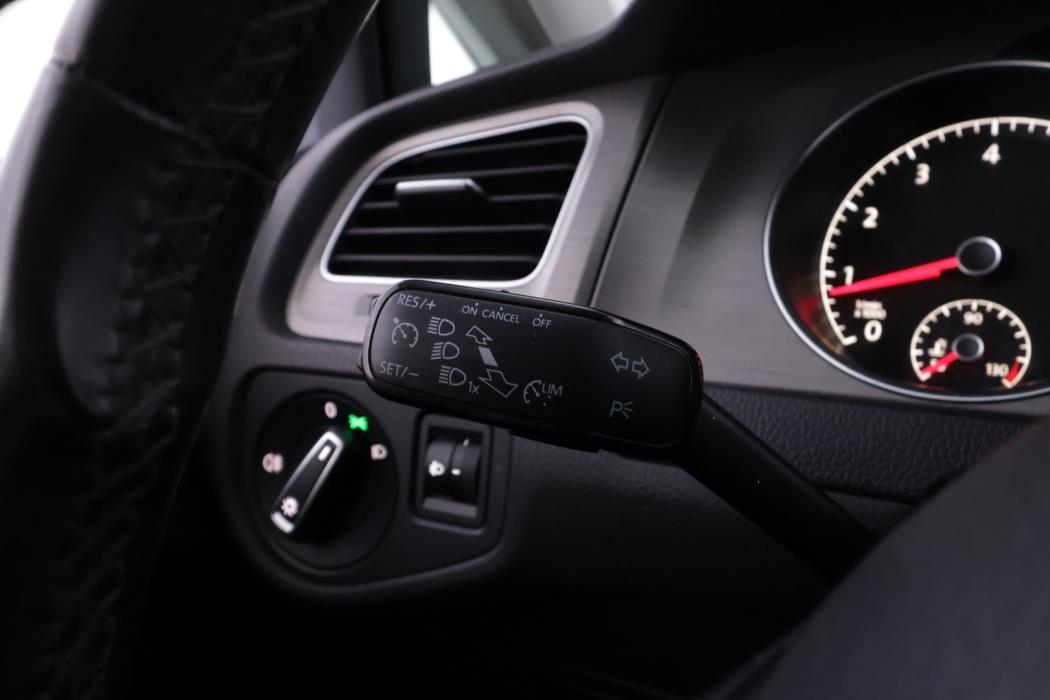 VOLKSWAGEN Golf 2013