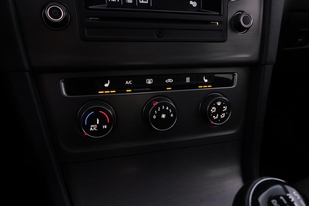 VOLKSWAGEN Golf 2013