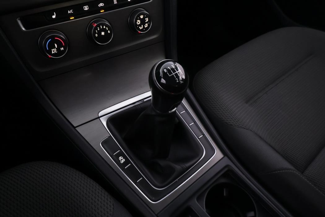 VOLKSWAGEN Golf 2013