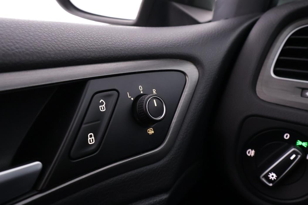 VOLKSWAGEN Golf 2013