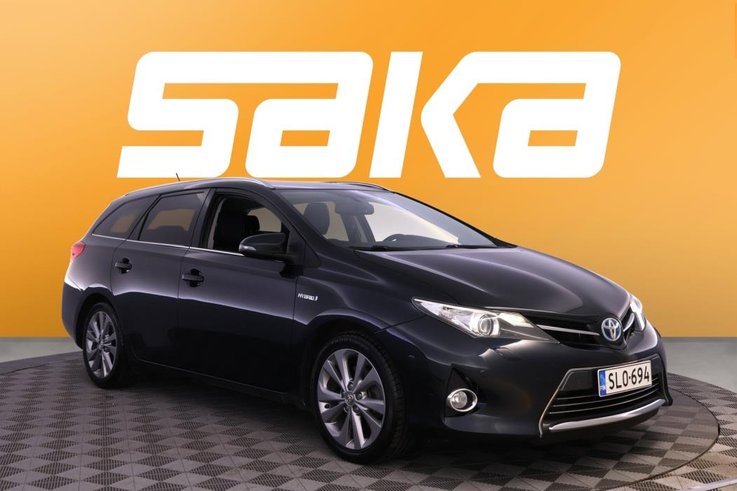 TOYOTA Auris 2015