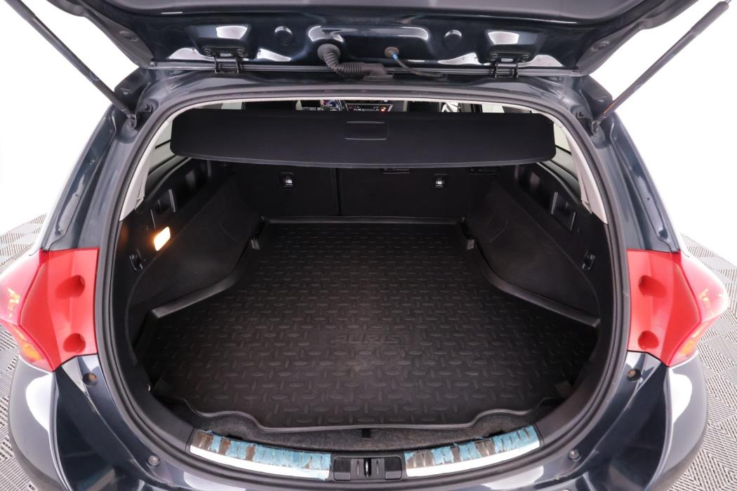 TOYOTA Auris 2015