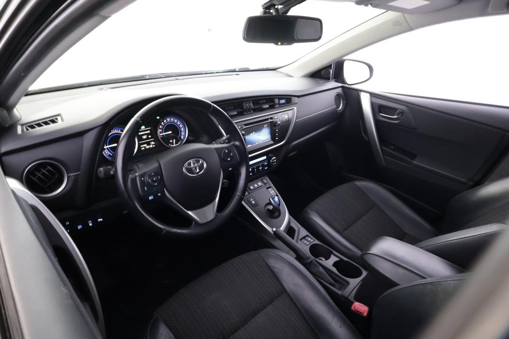 TOYOTA Auris 2015