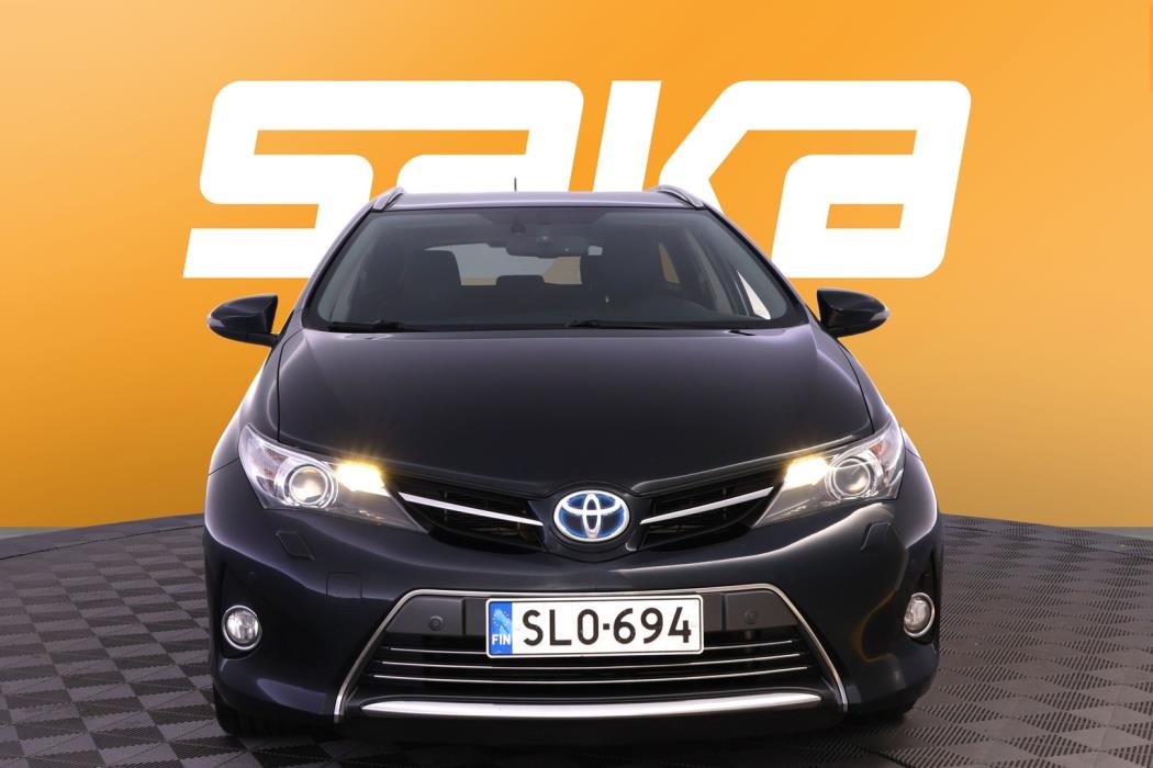 TOYOTA Auris 2015