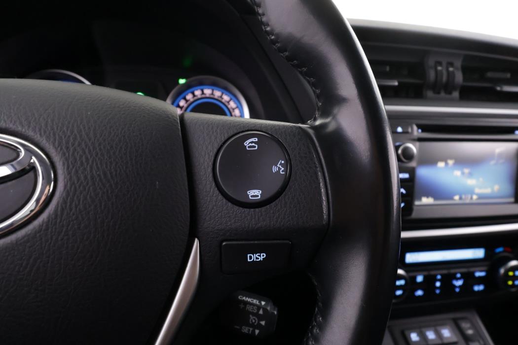 TOYOTA Auris 2015