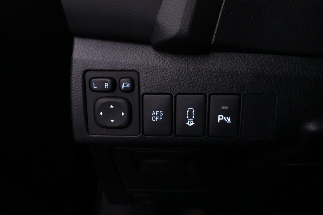 TOYOTA Auris 2015