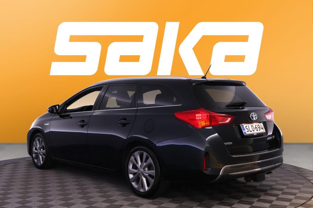 TOYOTA Auris 2015