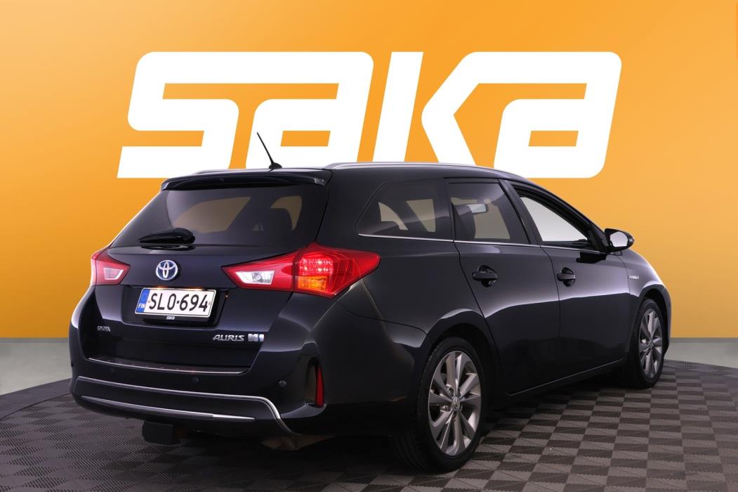 TOYOTA Auris 2015