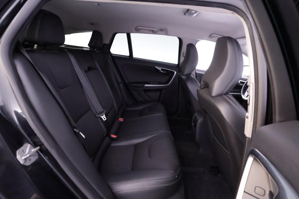 VOLVO V60 CROSS COUNTRY 2016