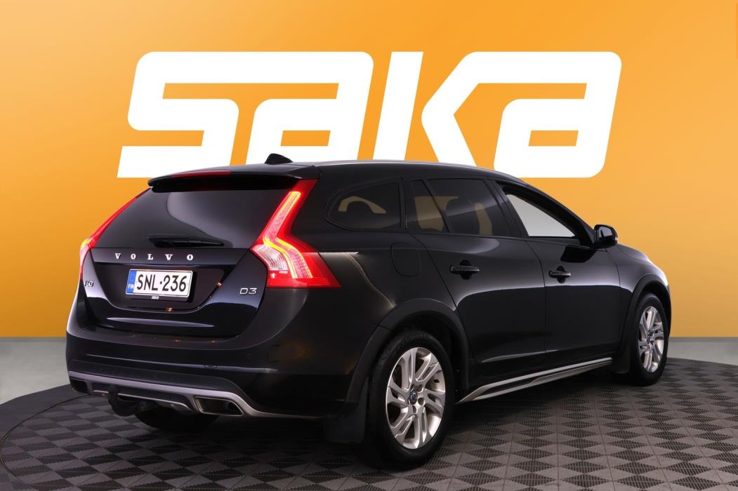 VOLVO V60 CROSS COUNTRY 2016