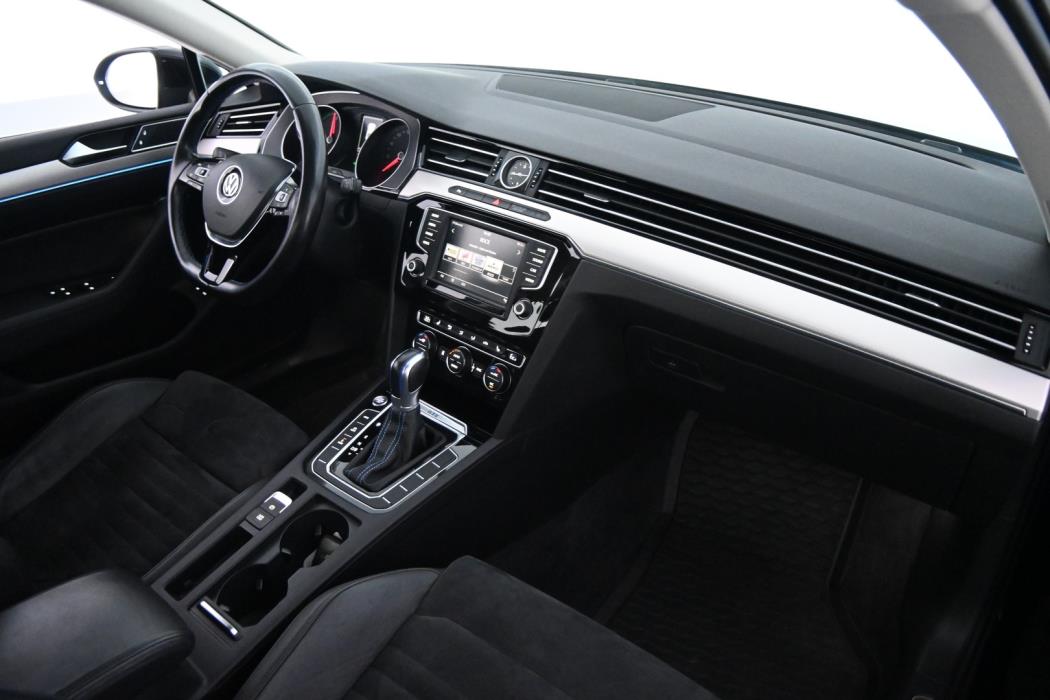 VOLKSWAGEN Passat 2016