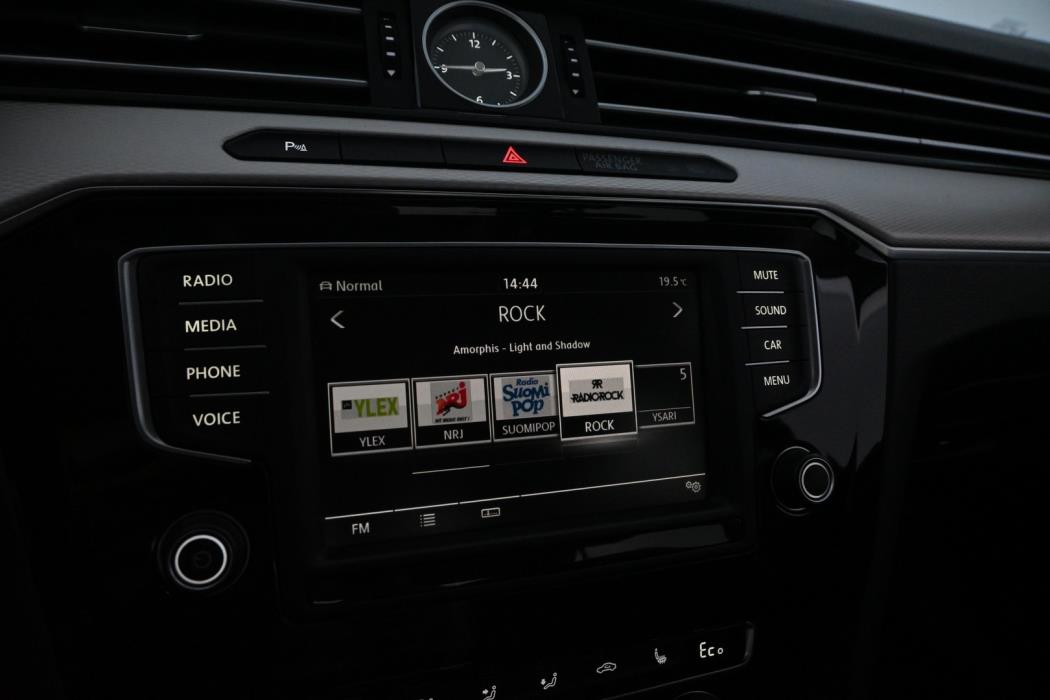 VOLKSWAGEN Passat 2016