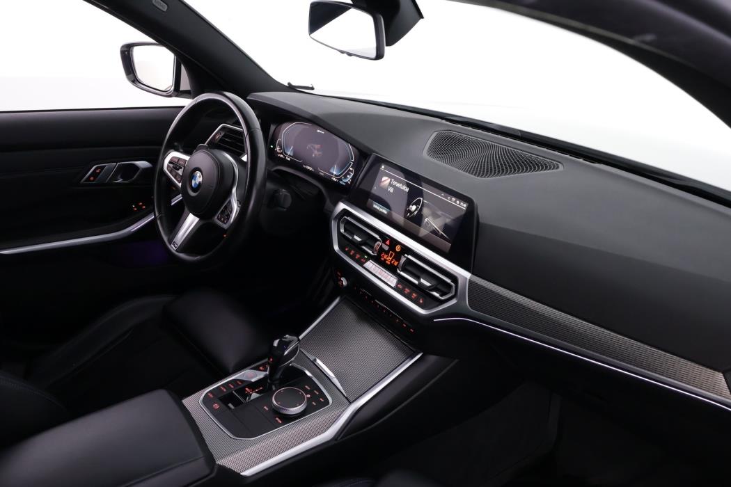 BMW 330 2020