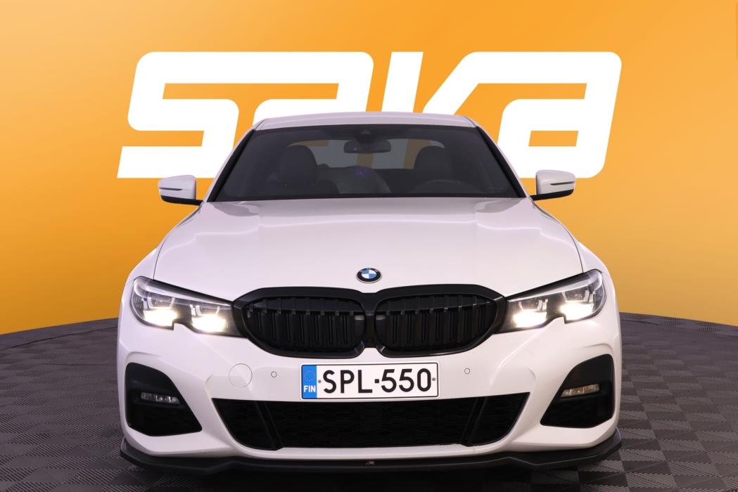 BMW 330 2020