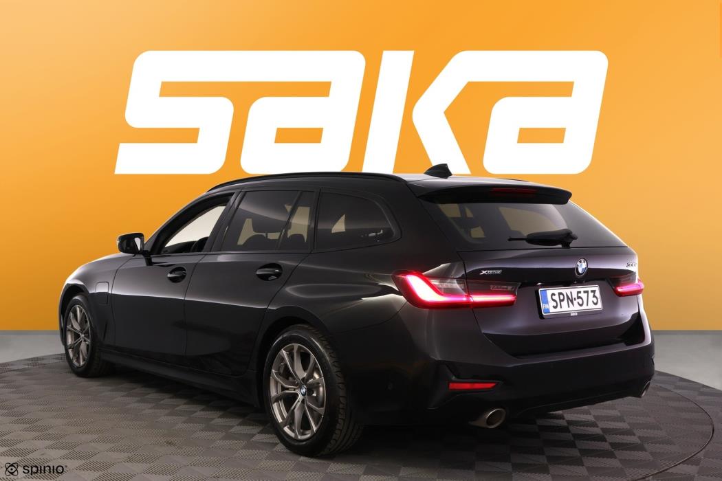 BMW 330 2021