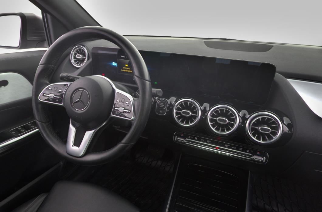 MERCEDES-BENZ GLA 2021