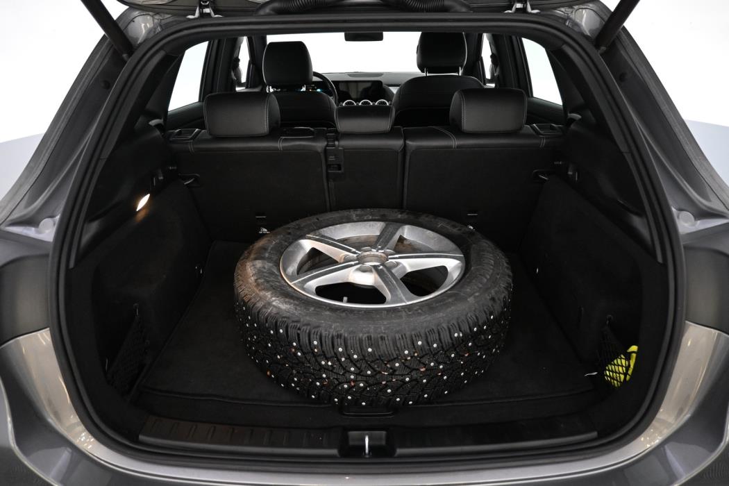 MERCEDES-BENZ GLA 2021