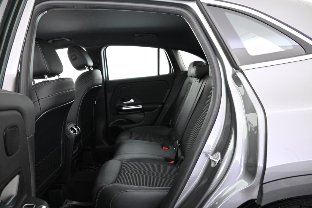 MERCEDES-BENZ GLA 2021