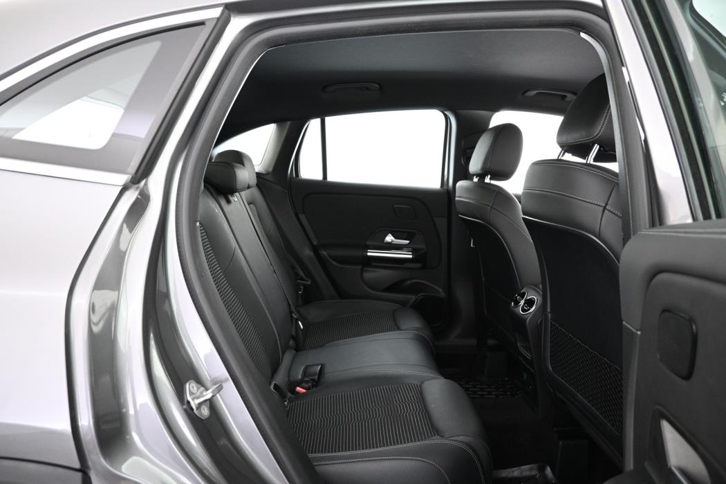 MERCEDES-BENZ GLA 2021