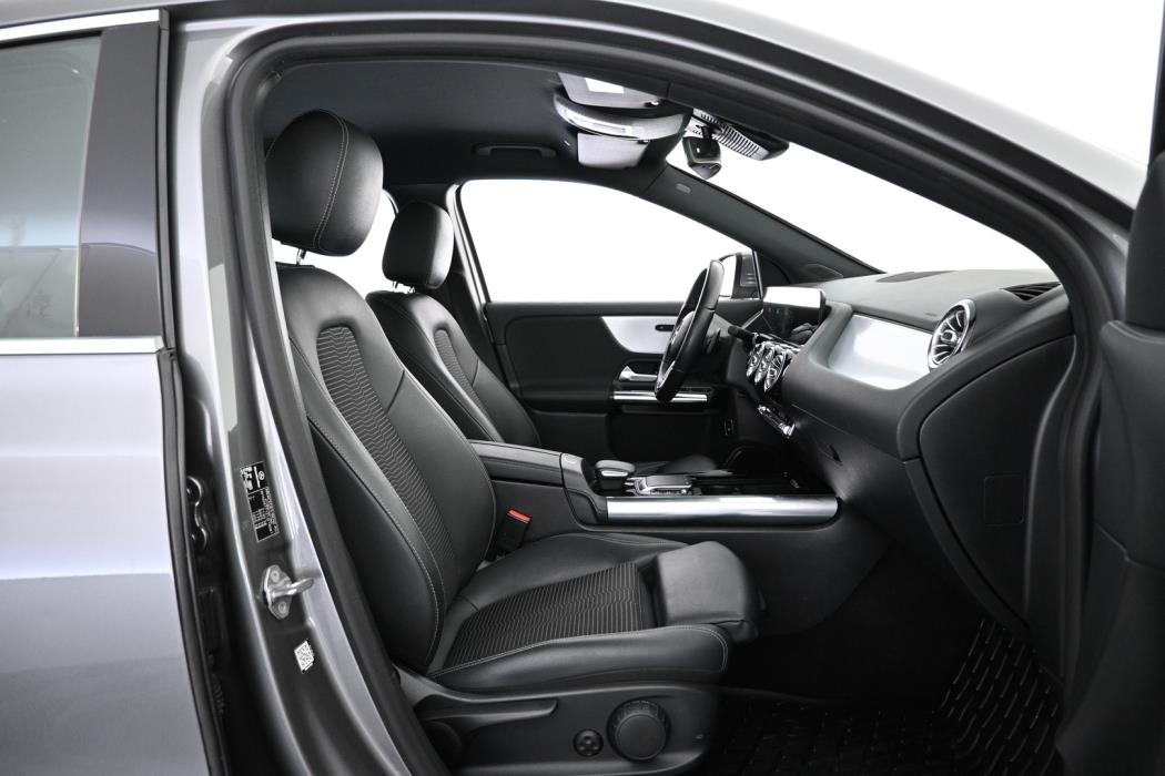 MERCEDES-BENZ GLA 2021