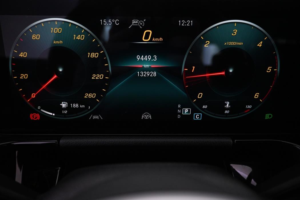 MERCEDES-BENZ GLA 2021