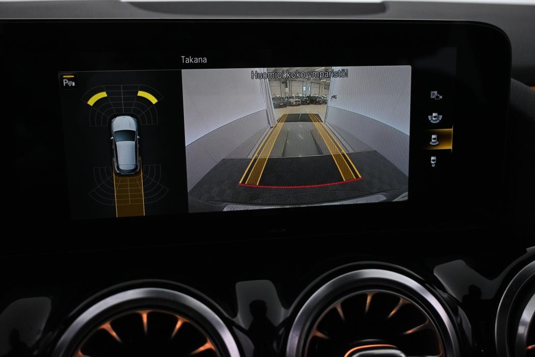 MERCEDES-BENZ GLA 2021