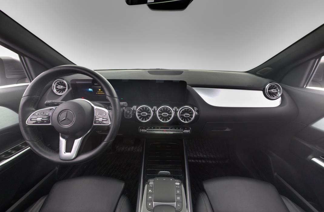 MERCEDES-BENZ GLA 2021