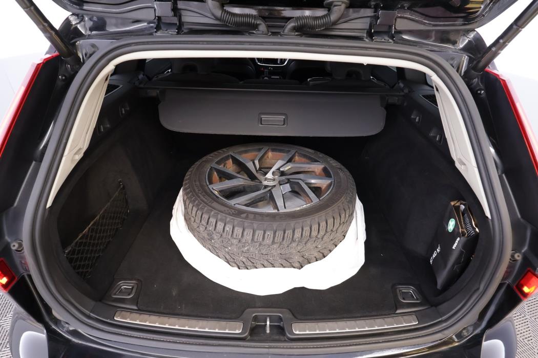 VOLVO V60 2021