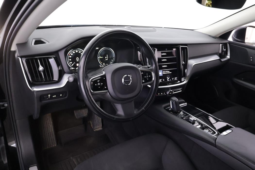 VOLVO V60 2021
