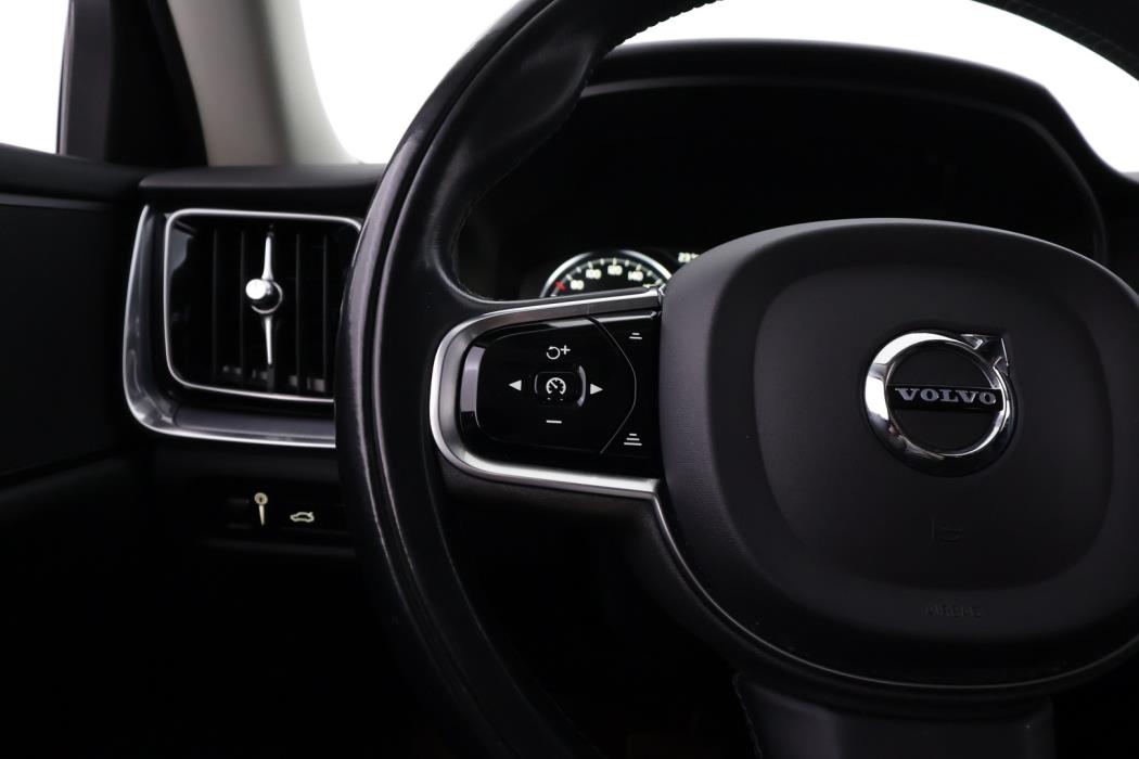 VOLVO V60 2021