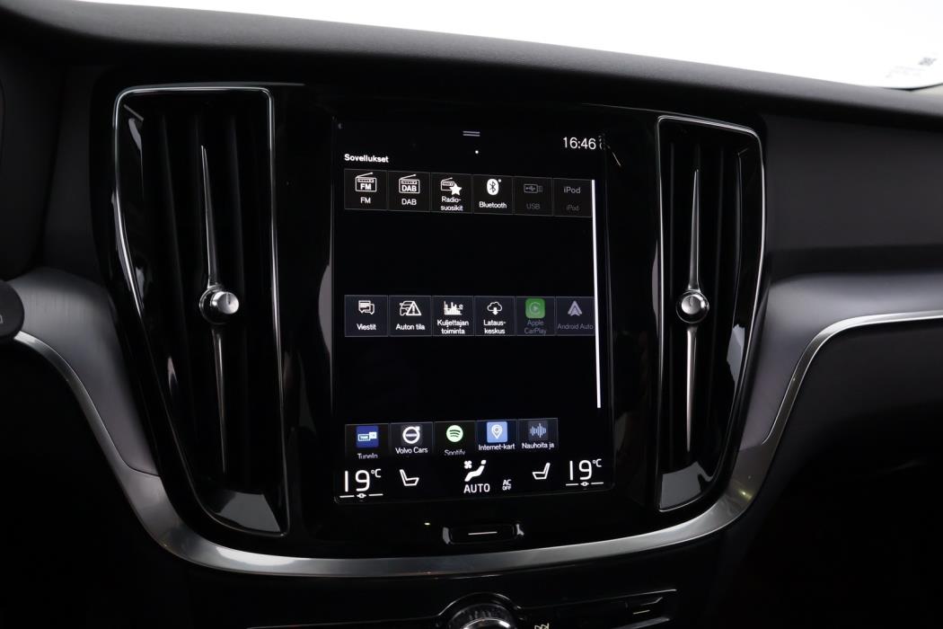 VOLVO V60 2021