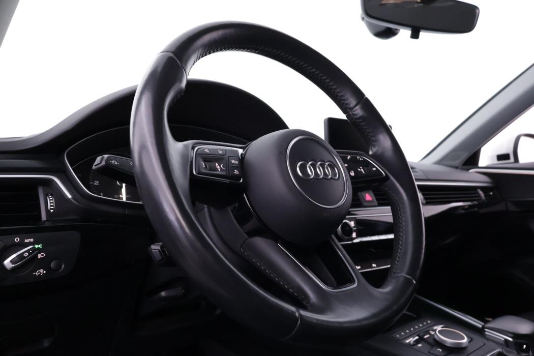AUDI A4 2019