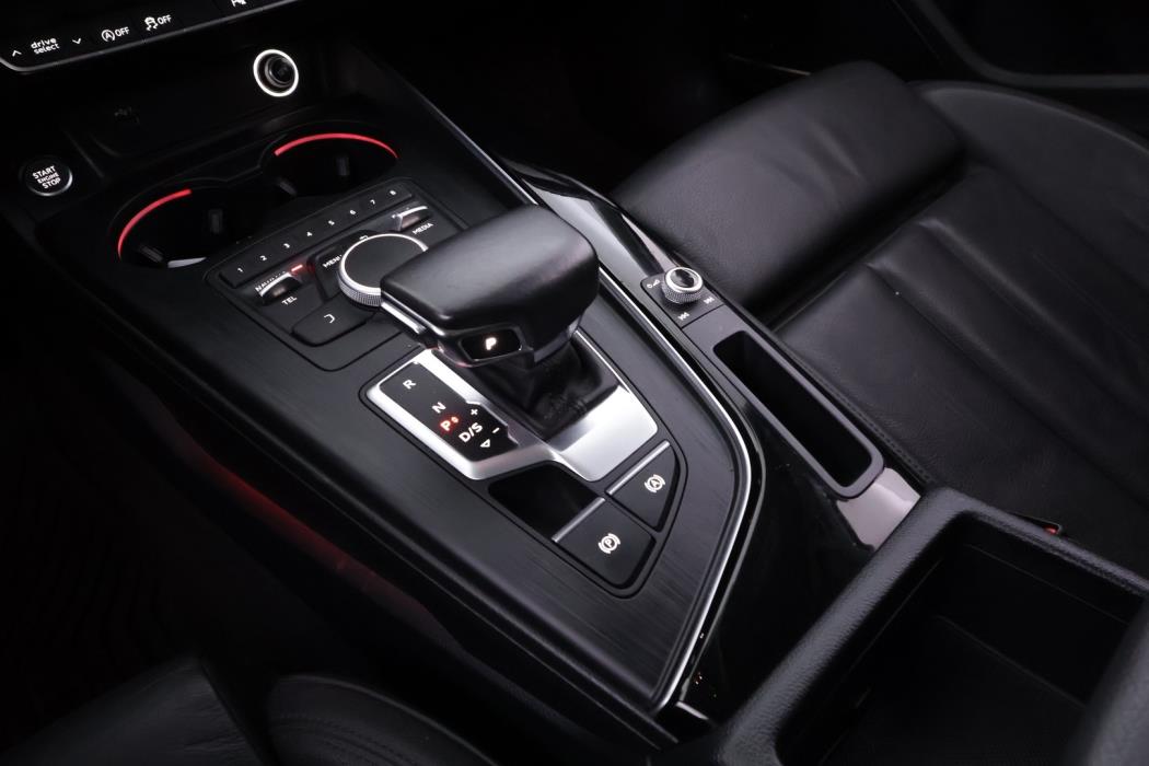 AUDI A4 2019